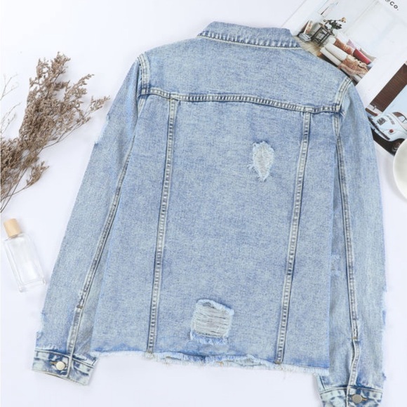 Sky blue lapel distressed raw hem button denim jacket - Picture 9 of 12